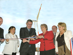 https://reve.aeeolica.org/wp-content/uploads/2014/03/Bachelet-e%C3%B3lica.jpg