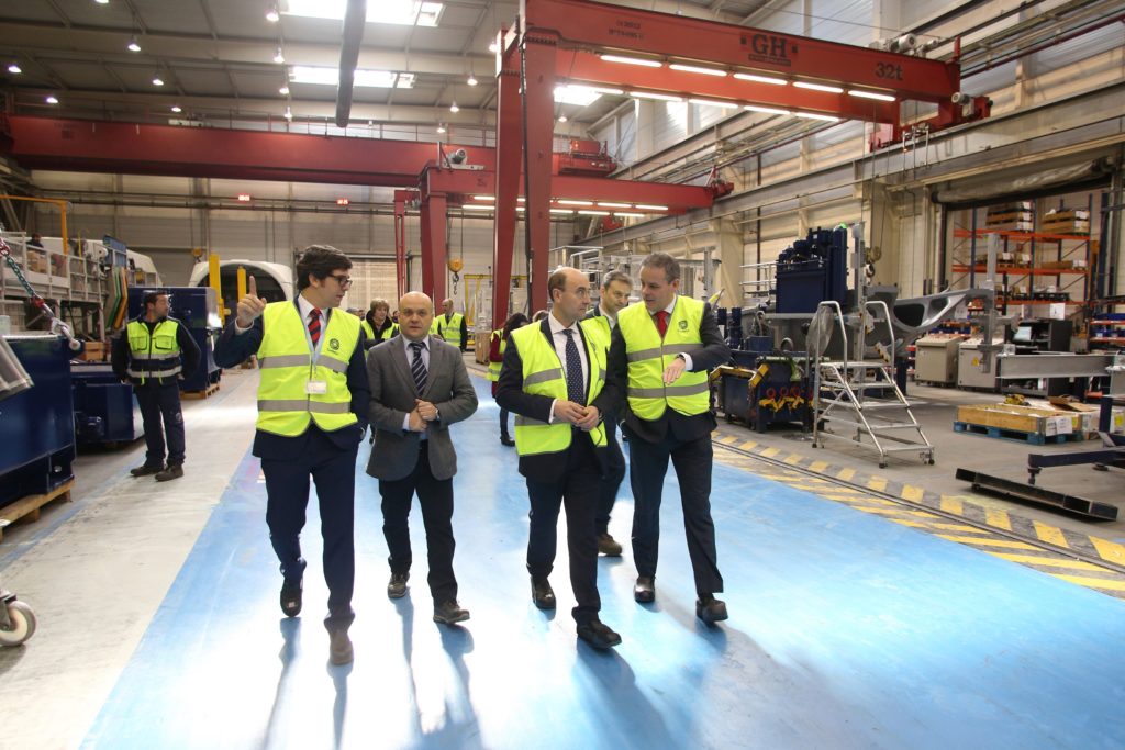 visita-a-la-planta-de-nacelles-de-gamesa-en-agreda-1