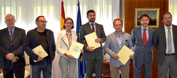 Gobierno, Vestas y sindicatos acuerdan palia efectos del cese de la eólica en Villadangos del Páramo
