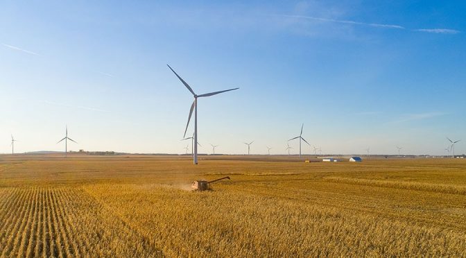 Whitney Hill comienza a producir energía eólica en Illinois