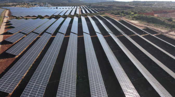 El BEI firma un préstamo verde de 100 millones de euros con Iberdrola, respaldado por SACE, para una nueva planta fotovoltaica en Sicilia