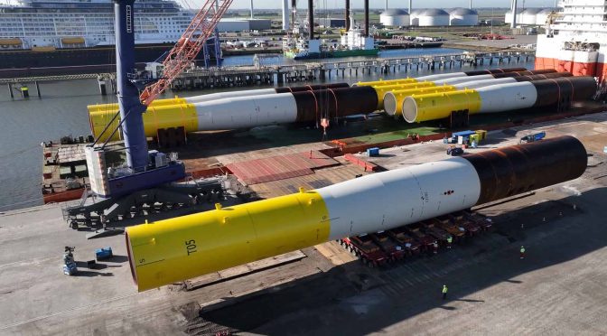 Primeros cimientos para la eólica marina de RWE en Dinamarca